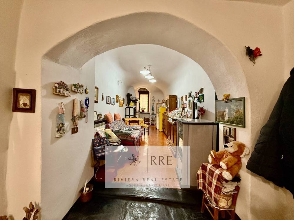 casa indipendente in vendita a Pieve di Teco