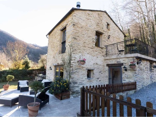 casa indipendente in vendita a Pieve di Teco in zona Muzio