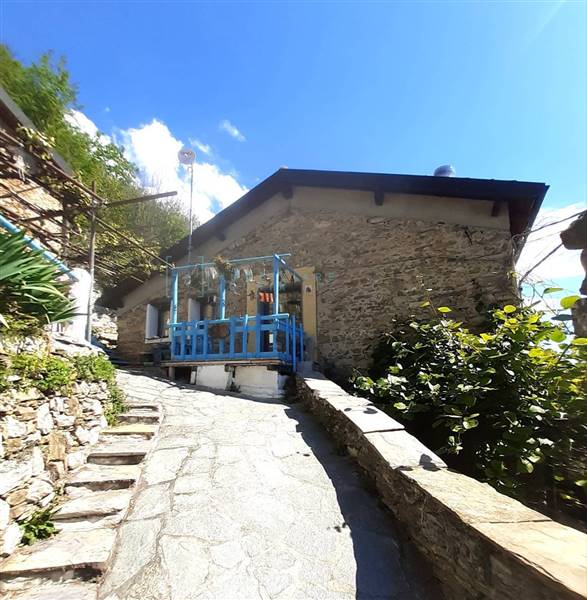 casa indipendente in vendita a Pieve di Teco in zona Lovegno