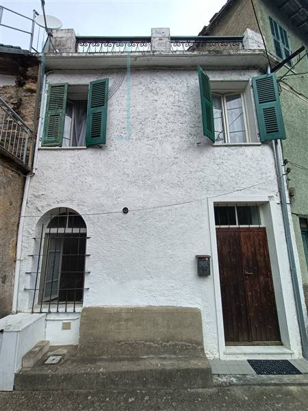 casa indipendente in vendita a Pieve di Teco in zona Acquetico