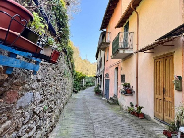 casa indipendente in vendita a Pieve di Teco