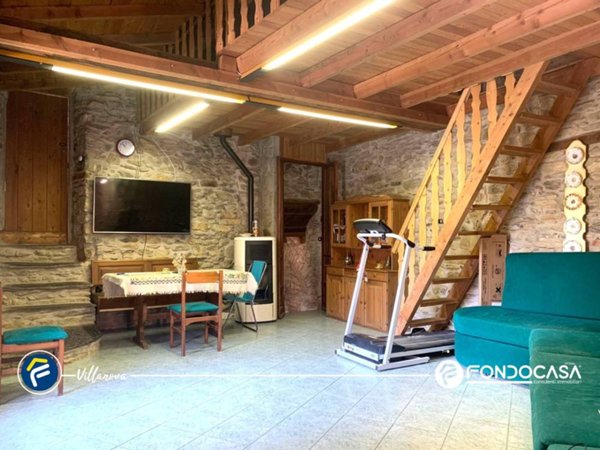casa indipendente in vendita a Pieve di Teco in zona Acquetico