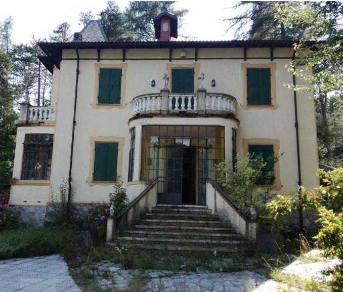 casa indipendente in vendita a Pieve di Teco