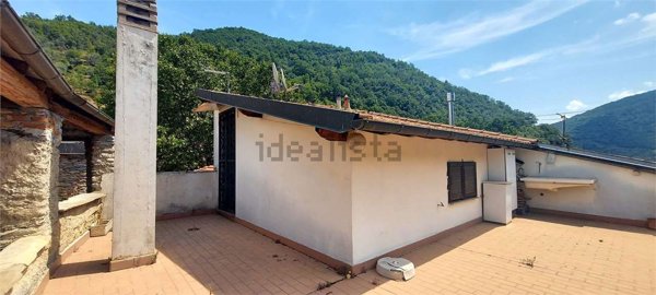 casa indipendente in vendita a Pieve di Teco