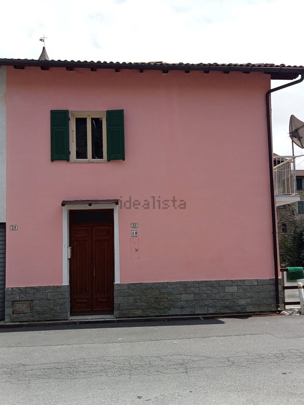casa indipendente in vendita a Pieve di Teco