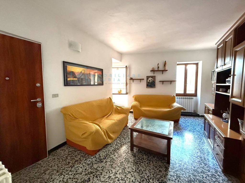 casa indipendente in vendita a Pieve di Teco in zona Muzio