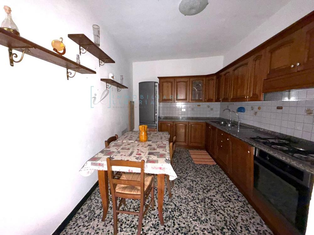casa indipendente in vendita a Pieve di Teco in zona Muzio