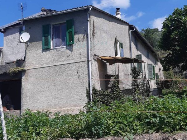 casa indipendente in vendita a Pieve di Teco in zona Moano