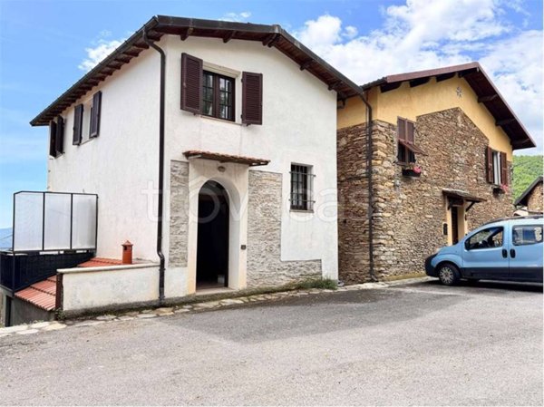 casa indipendente in vendita a Pieve di Teco in zona Trovasta
