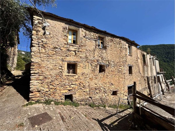 casa indipendente in vendita a Pieve di Teco in zona Moano