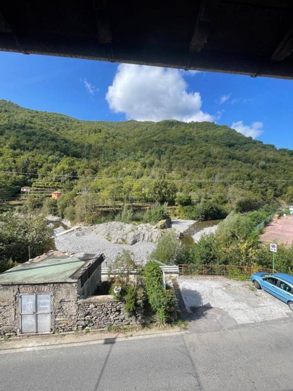 casa indipendente in vendita a Pieve di Teco