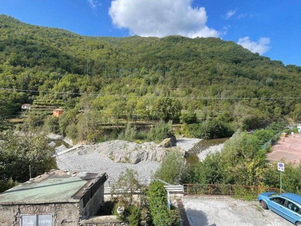 casa indipendente in vendita a Pieve di Teco