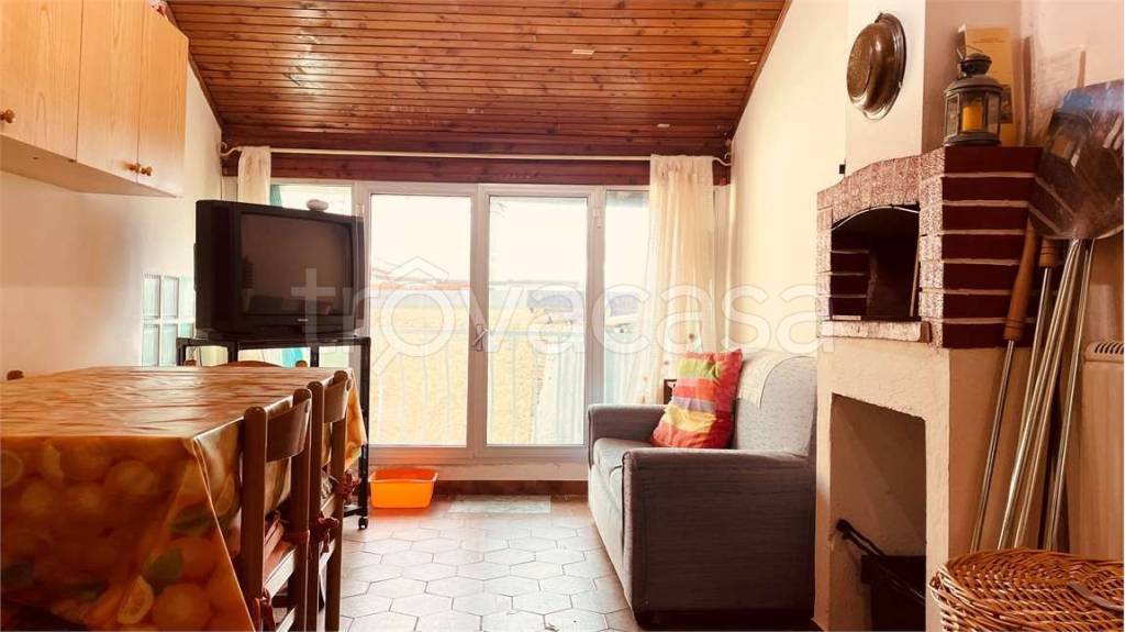 casa indipendente in vendita a Pieve di Teco in zona Lovegno