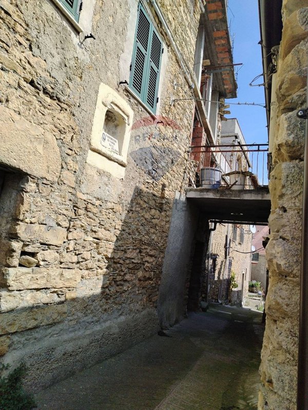 appartamento in vendita a Pieve di Teco in zona Calderara