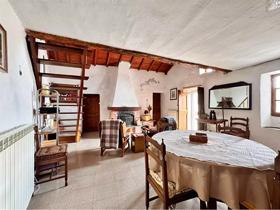 casa indipendente in vendita a Pieve di Teco in zona Calderara