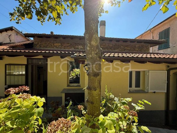 casa indipendente in vendita a Pieve di Teco