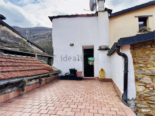 casa indipendente in vendita a Pieve di Teco