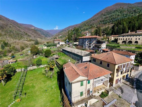 casa indipendente in vendita a Pieve di Teco