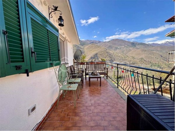 appartamento in vendita a Pieve di Teco in zona Acquetico