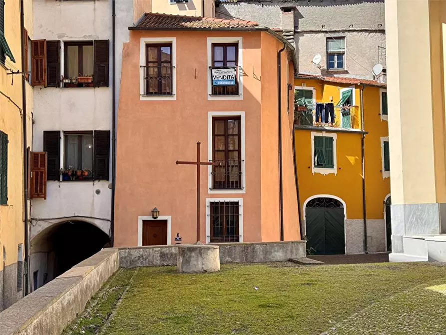 casa indipendente in vendita a Pieve di Teco