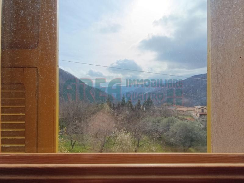 casa indipendente in vendita a Pieve di Teco in zona Moano