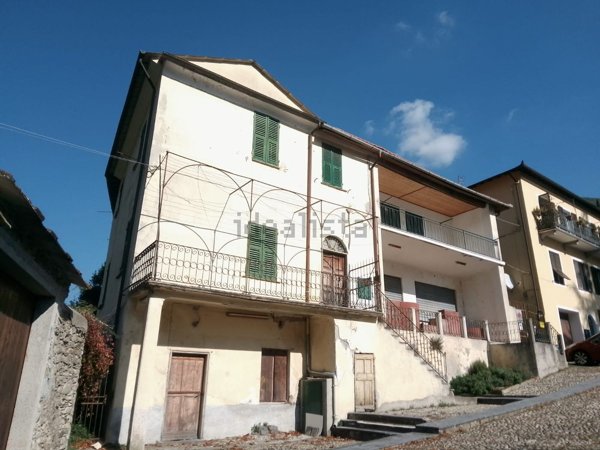 casa indipendente in vendita a Pieve di Teco