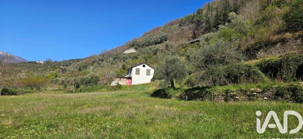 casa indipendente in vendita a Pieve di Teco