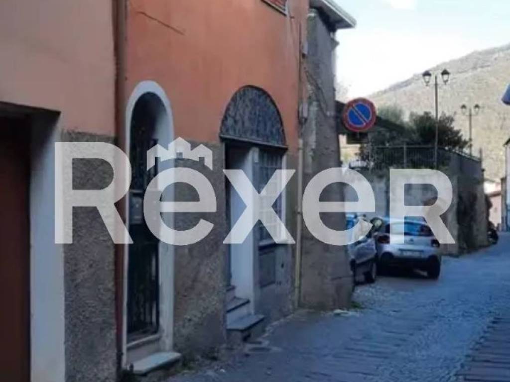 casa indipendente in vendita a Pieve di Teco