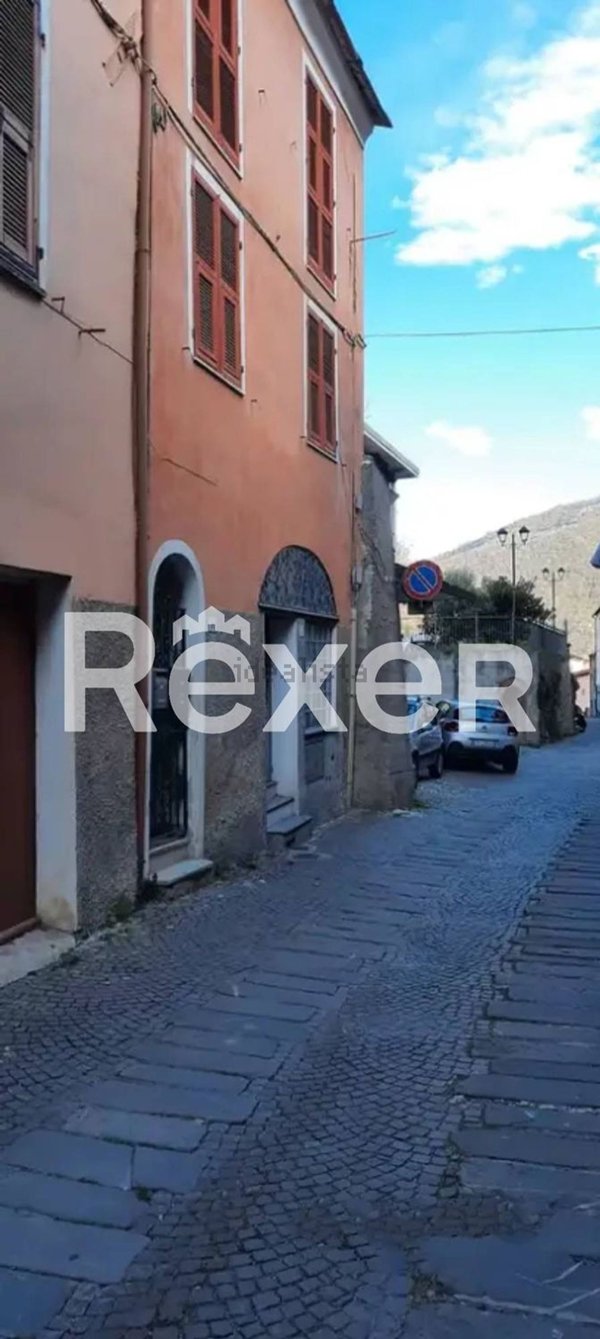 casa indipendente in vendita a Pieve di Teco