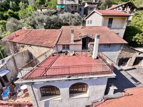 casa semindipendente in vendita a Pieve di Teco in zona Acquetico