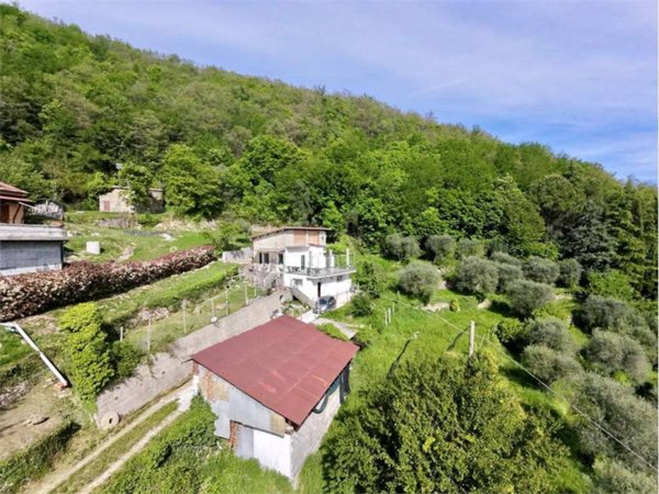 casa indipendente in vendita a Pieve di Teco
