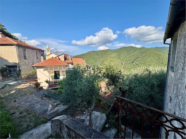 casa indipendente in vendita a Pieve di Teco in zona Calderara