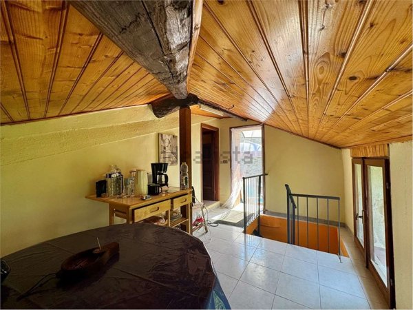 casa indipendente in vendita a Pieve di Teco in zona Acquetico