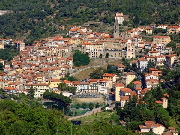 casa indipendente in vendita a Pigna