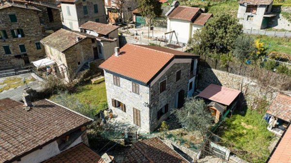 casa indipendente in vendita a Pigna