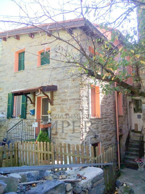 casa indipendente in vendita a Pigna