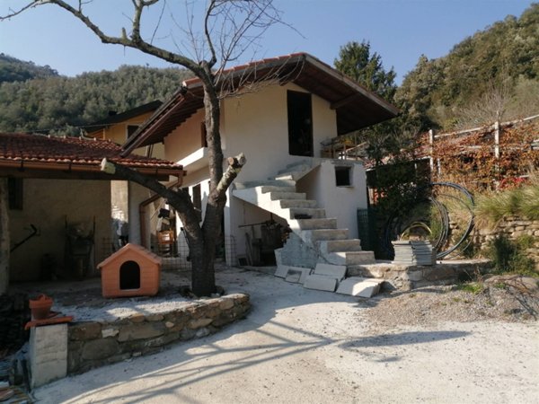 casa indipendente in vendita a Pigna