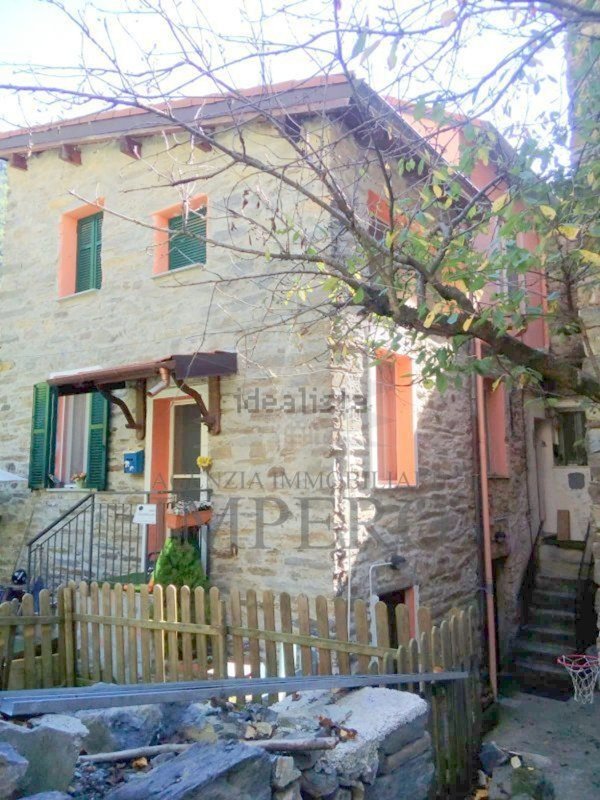 casa indipendente in vendita a Pigna