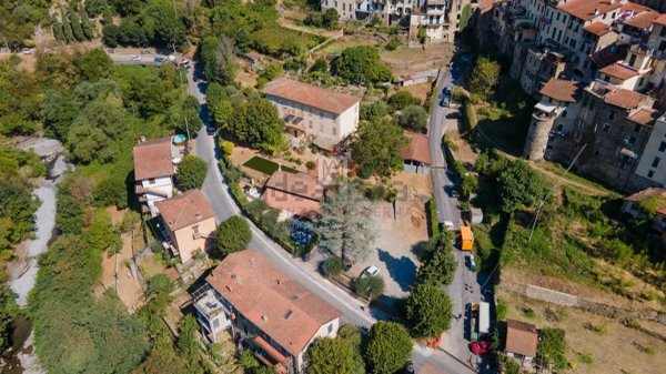 negozio in vendita a Pigna