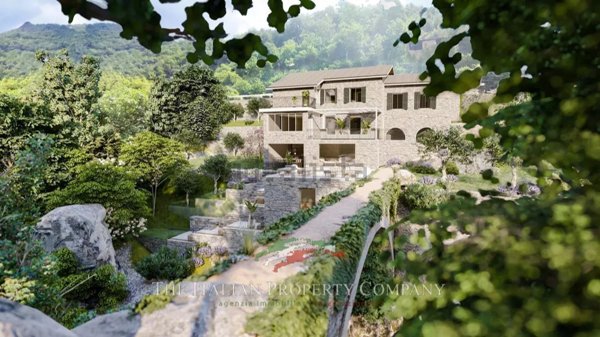 esavano in vendita a Pigna