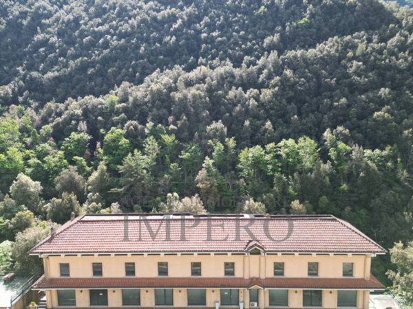 negozio in vendita a Pigna