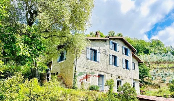 casa indipendente in vendita a Pigna