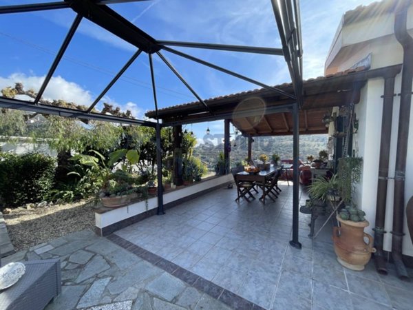 casa indipendente in vendita a Pompeiana