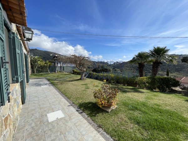 casa indipendente in vendita a Pompeiana