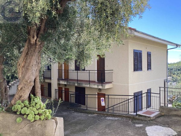 appartamento in vendita a Pompeiana