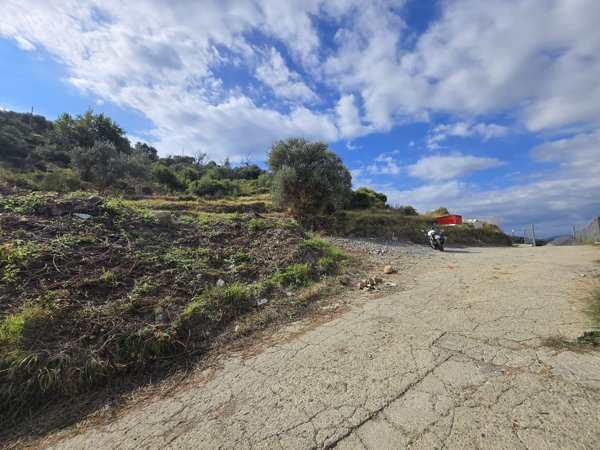 locale di sgombero in vendita a Pompeiana