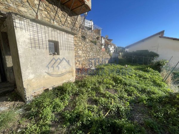 appartamento in vendita a Pompeiana