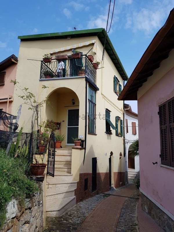 appartamento in vendita a Pompeiana