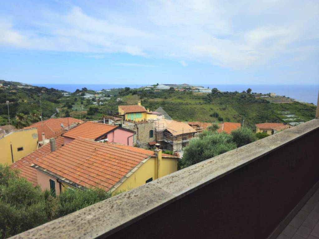 appartamento in vendita a Pompeiana