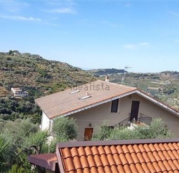 appartamento in vendita a Pompeiana